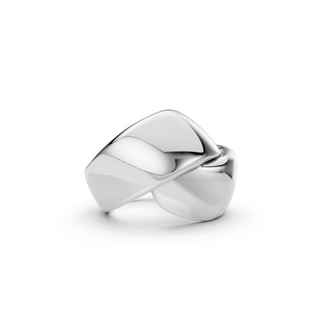 #R678 - Knot of Elegance Ring