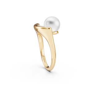 #R6718 - Pearl on Arc Ring